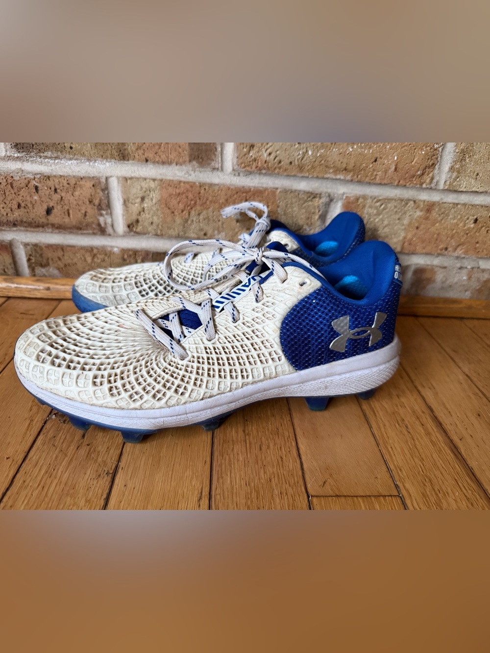Under Armour Kids White and Blue Baseball Cleats